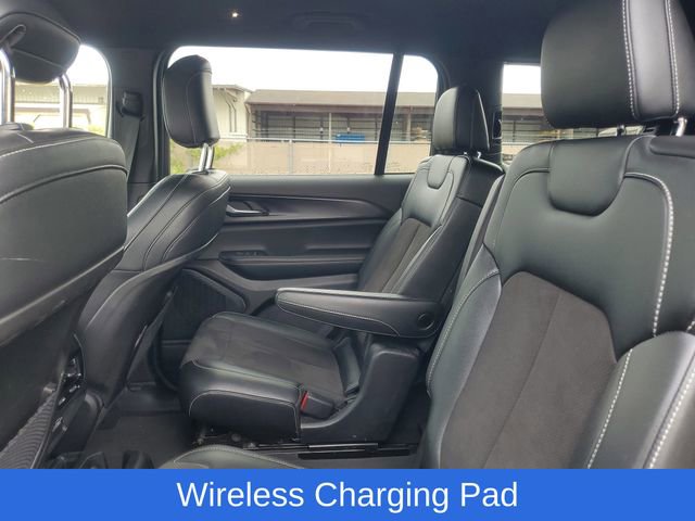 Used 2023 Jeep Grand Cherokee L Laredo image 22