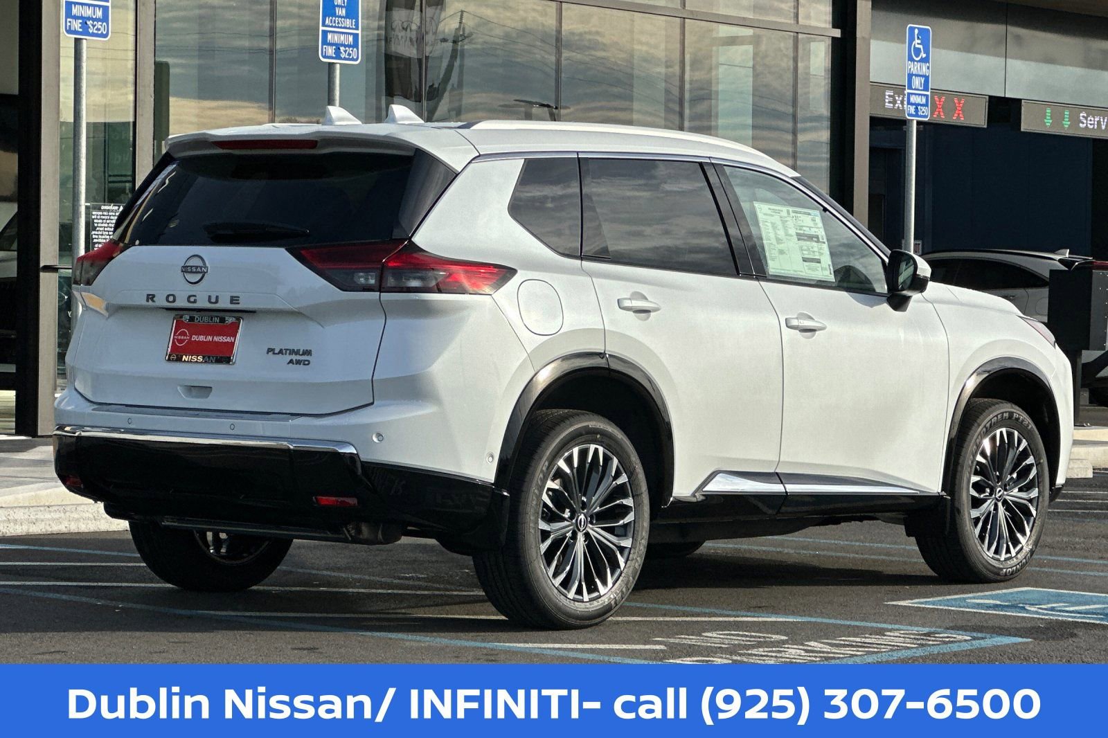 New 2026 Nissan Rogue Platinum w/ Tech Package AWD/4WD image 4