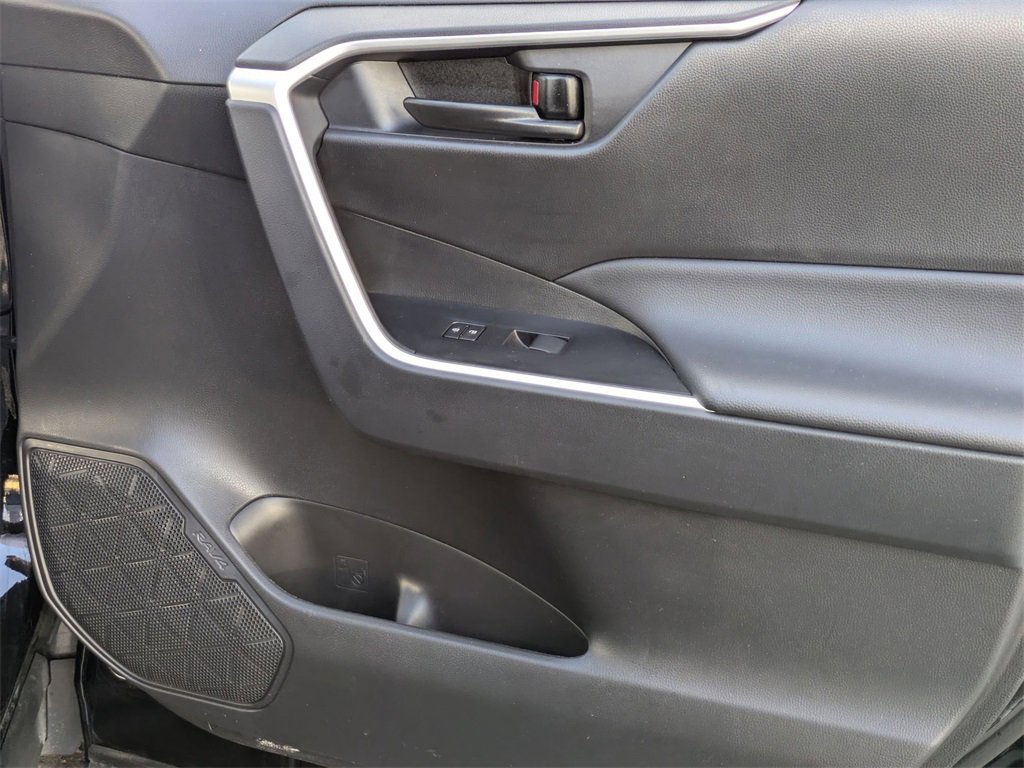 Used 2025 Toyota RAV4 LE image 32