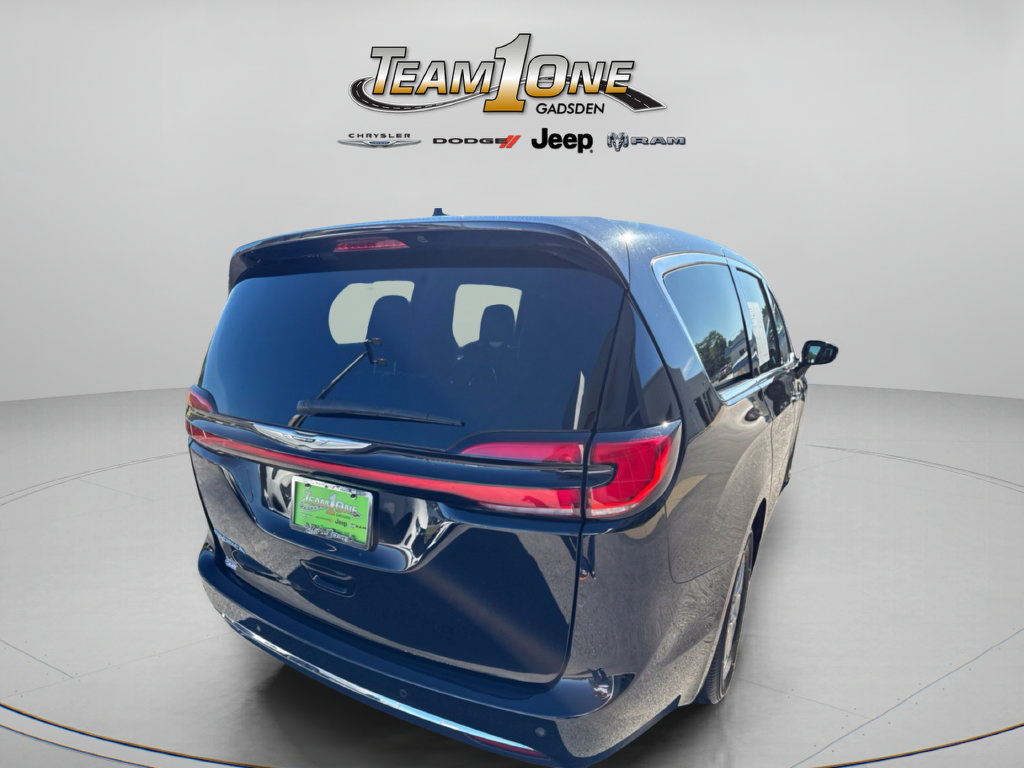 Used 2025 Chrysler Pacifica Select FWD image 8