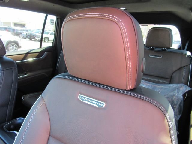New 2026 GMC Acadia Denali Ultimate w/ LPO, Floor Liner Package AWD/4WD image 14