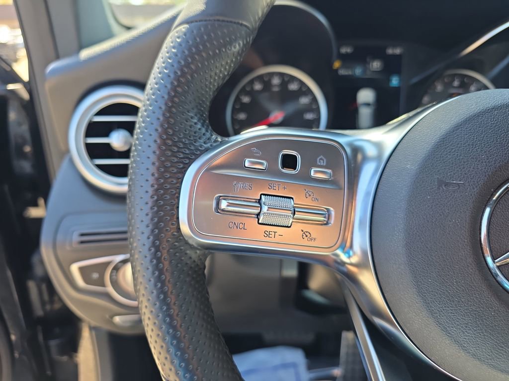 Used 2022 Mercedes-Benz GLC 300 image 21