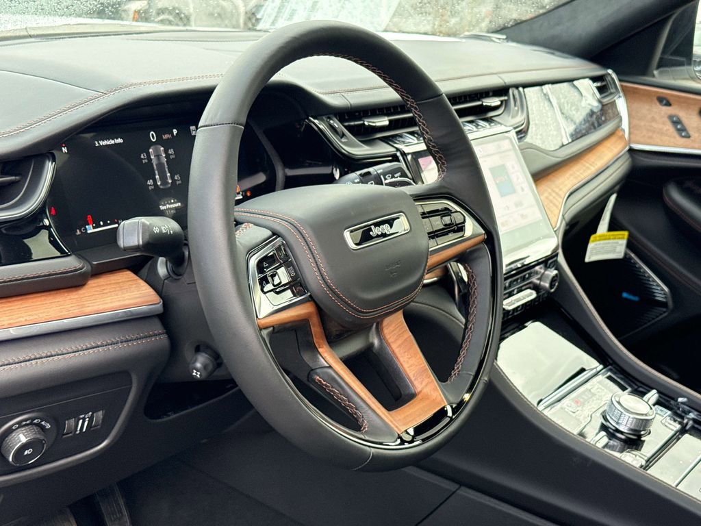 New 2025 Jeep Grand Cherokee Summit AWD/4WD image 25