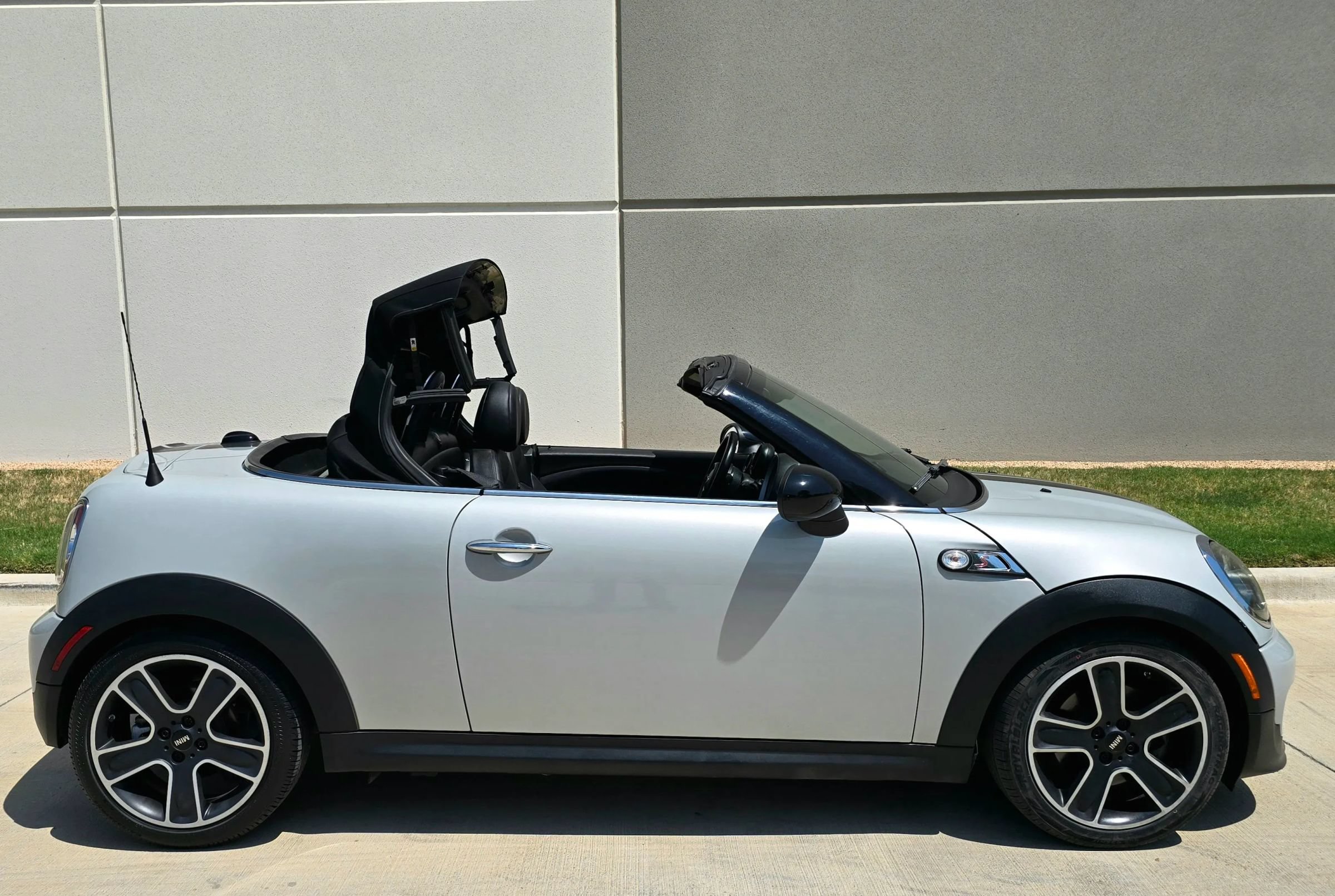 Used 2013 MINI Cooper Roadster S FWD image 9