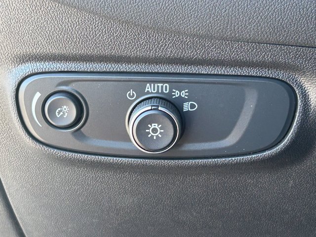 Used 2024 Chevrolet Equinox RS w/ RS Leather Package image 24