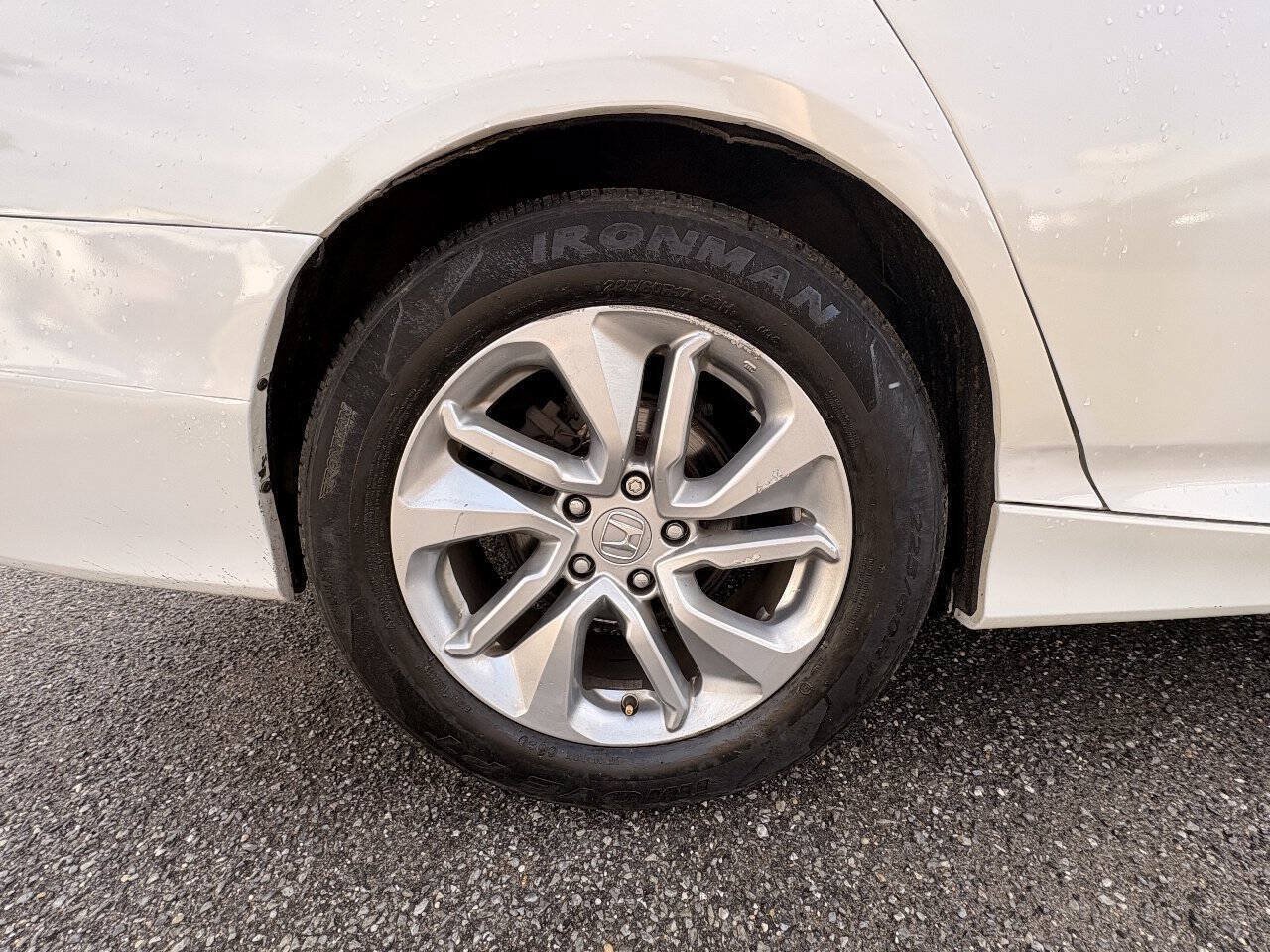 Used 2019 Honda Accord LX image 32