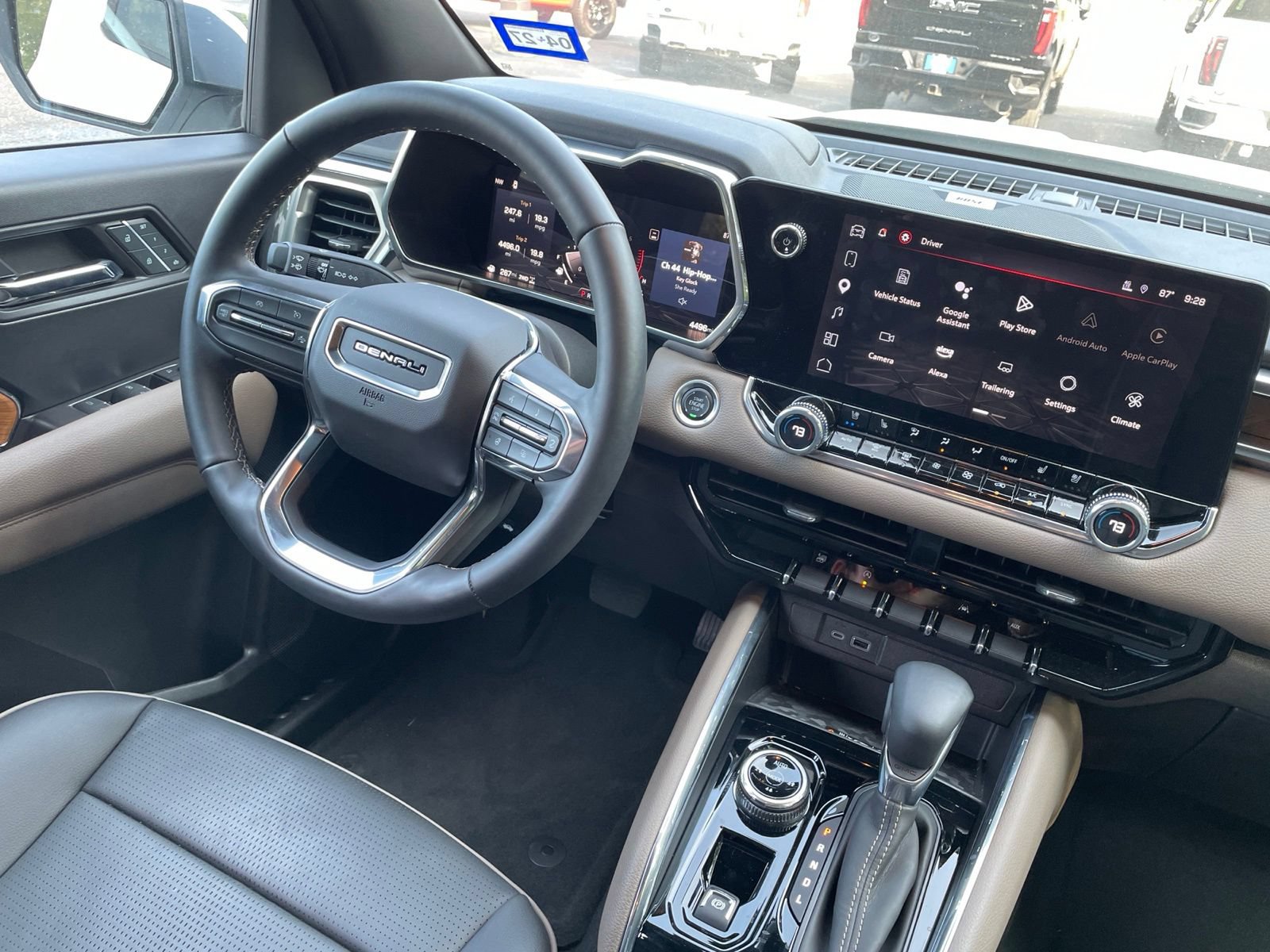 Used 2024 GMC Canyon Denali AWD/4WD image 34