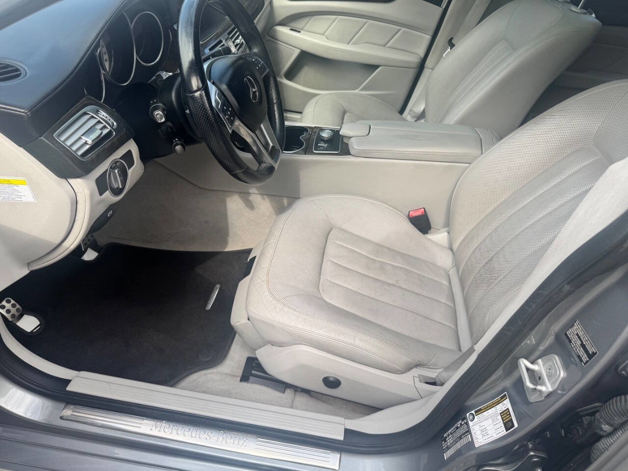 Used 2014 Mercedes-Benz CLS 550 w/ Premium 1 Package image 20