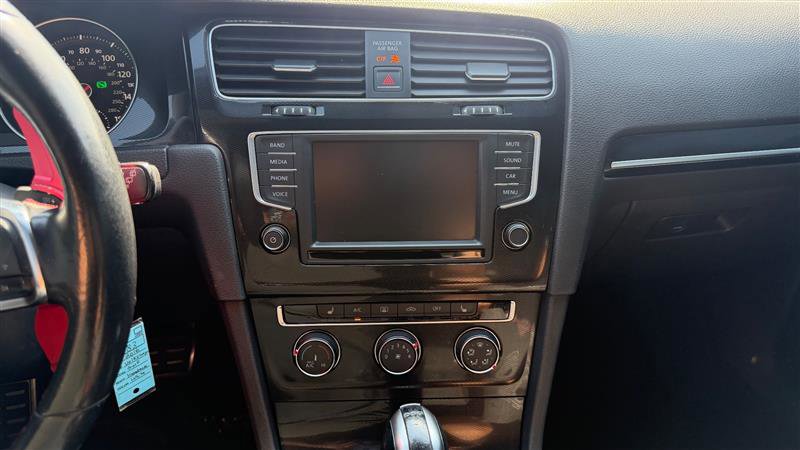 Used 2016 Volkswagen GTI SE FWD image 23