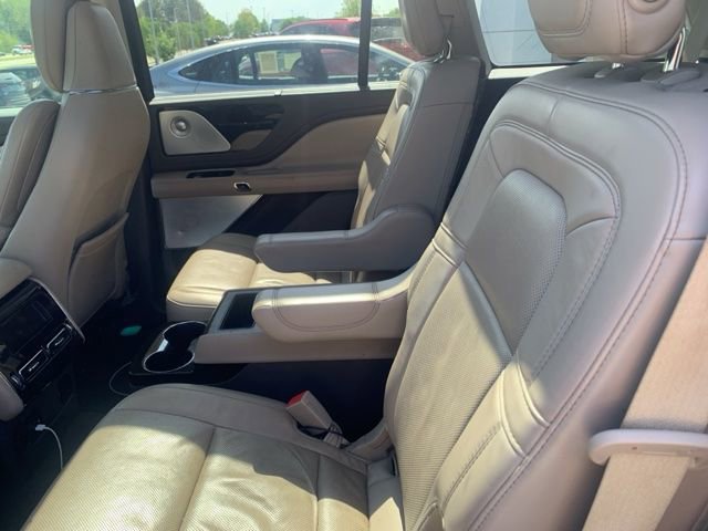 Used 2020 Lincoln Aviator Reserve w/ Equipment Group 201A image 8