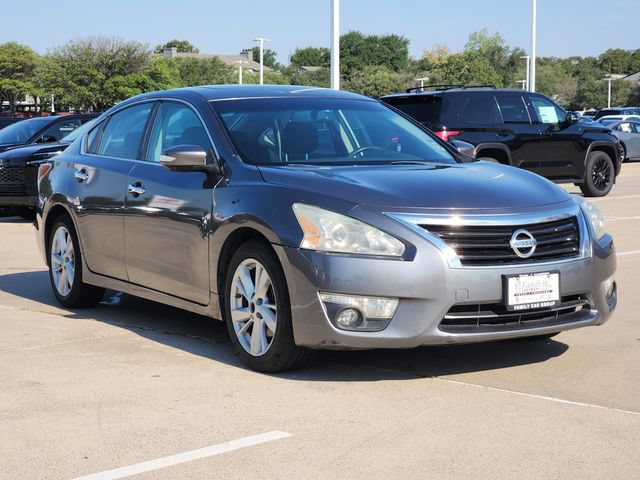 Used 2015 Nissan Altima 2.5 SV w/ Convenience Package FWD image 2