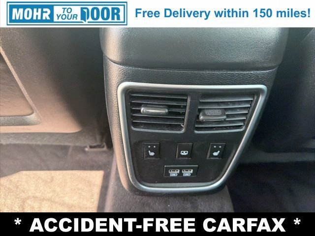 Used 2017 Chrysler 300 C RWD image 34