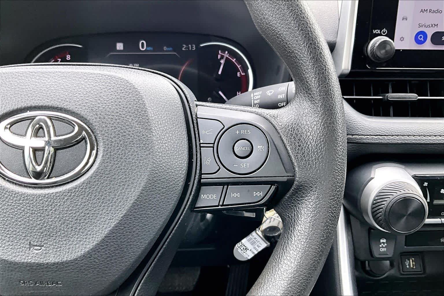 Used 2025 Toyota RAV4 LE AWD/4WD image 24