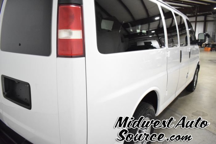 Used 2018 Chevrolet Express 2500 LS w/ Driver Convenience Package RWD image 5