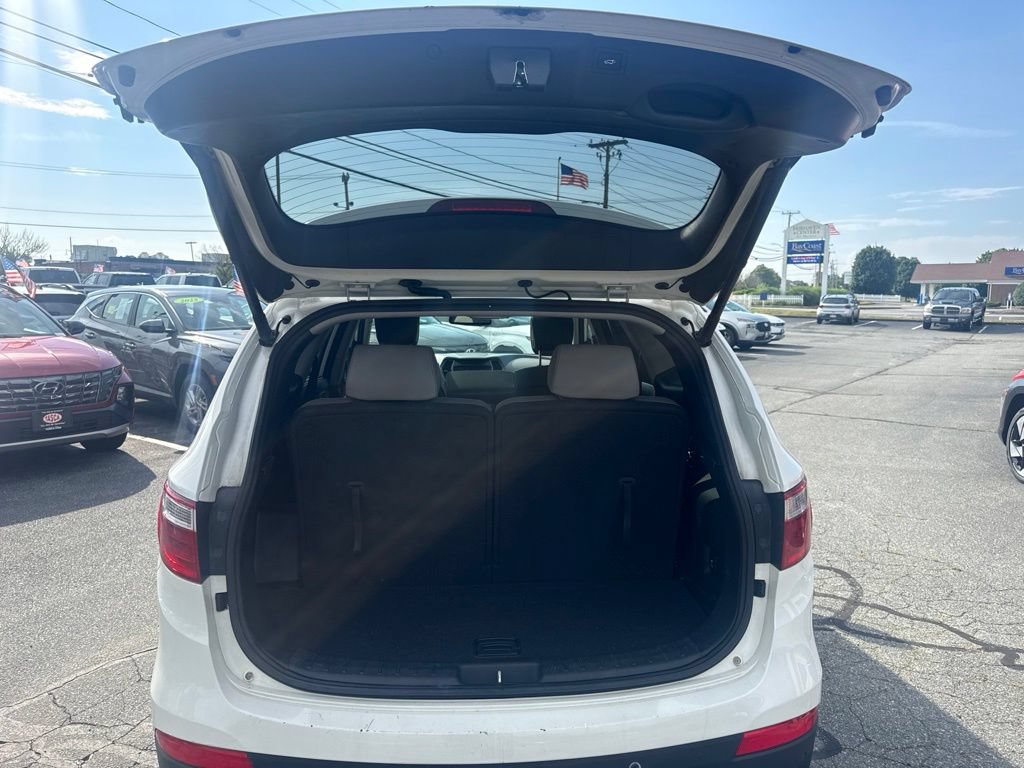 Used 2016 Hyundai Santa Fe SE w/ Option Group 03 AWD/4WD image 14