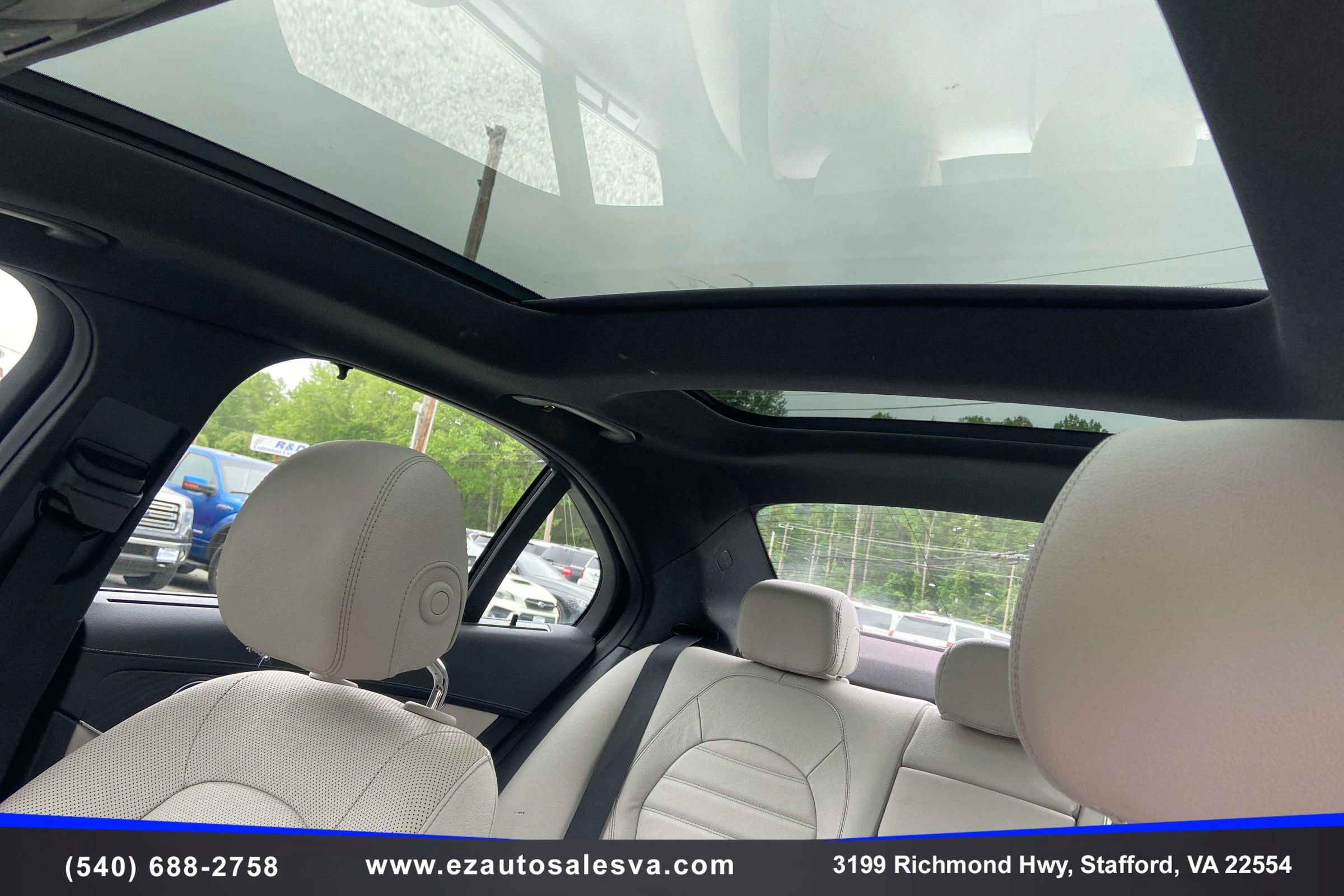 Used 2016 Mercedes-Benz C 300 4MATIC Sedan w/ Interior Package image 24