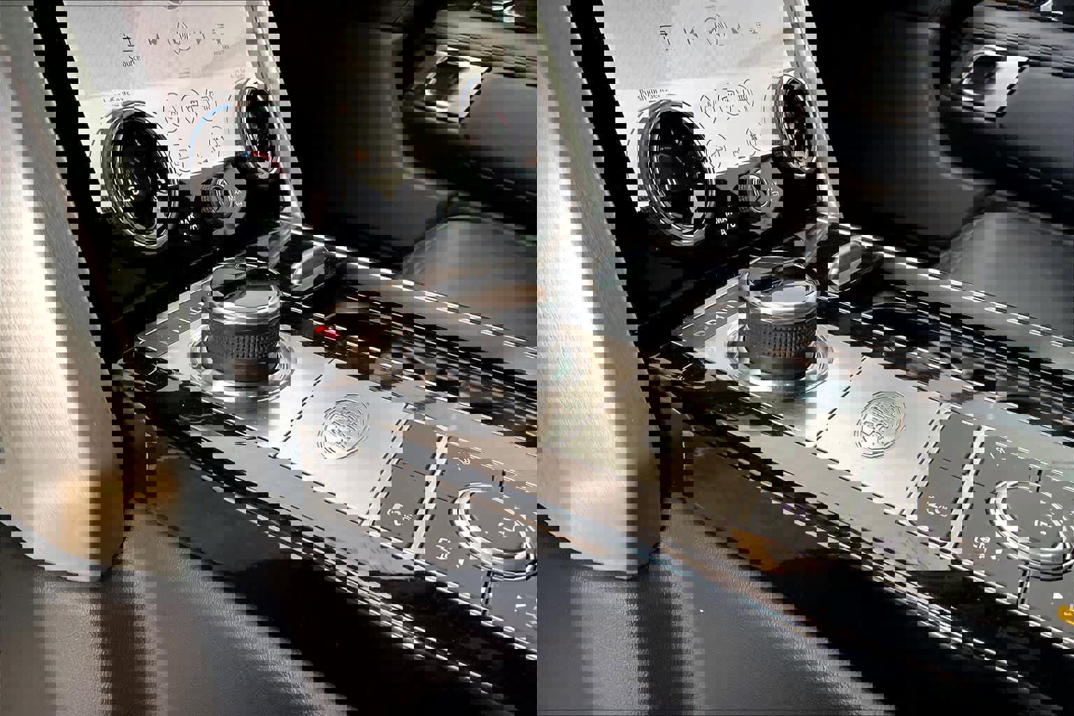 Used 2022 Land Rover Range Rover Westminster Edition image 17