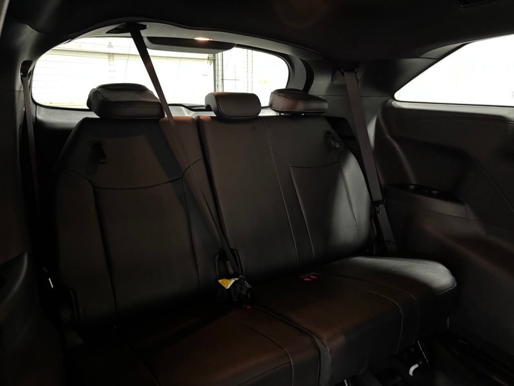 Used 2025 Toyota Sienna XSE FWD image 61