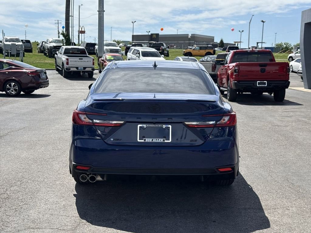 Used 2025 Toyota Camry SE w/ Convenience Package FWD image 18