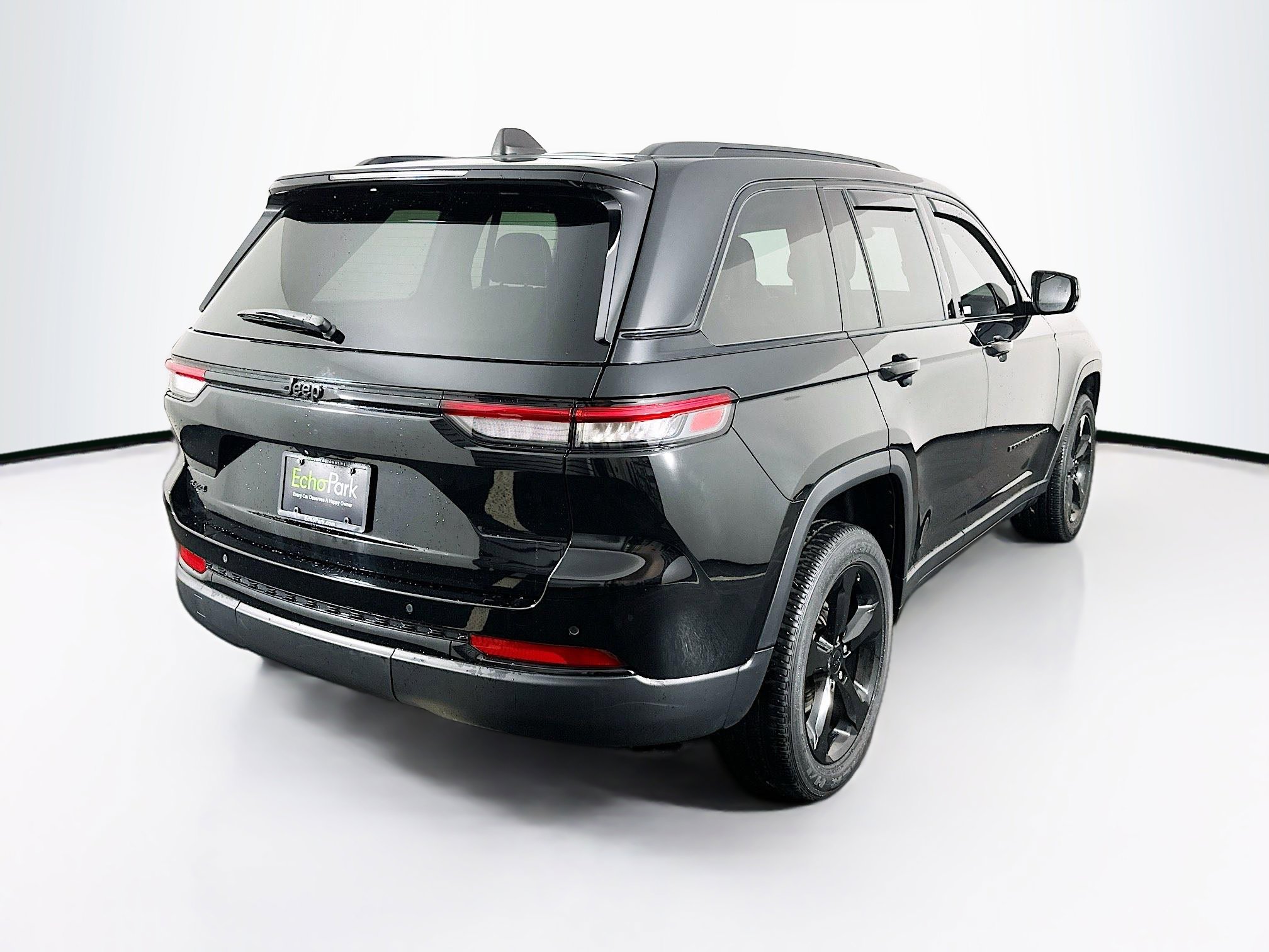 Used 2023 Jeep Grand Cherokee Altitude AWD/4WD image 9