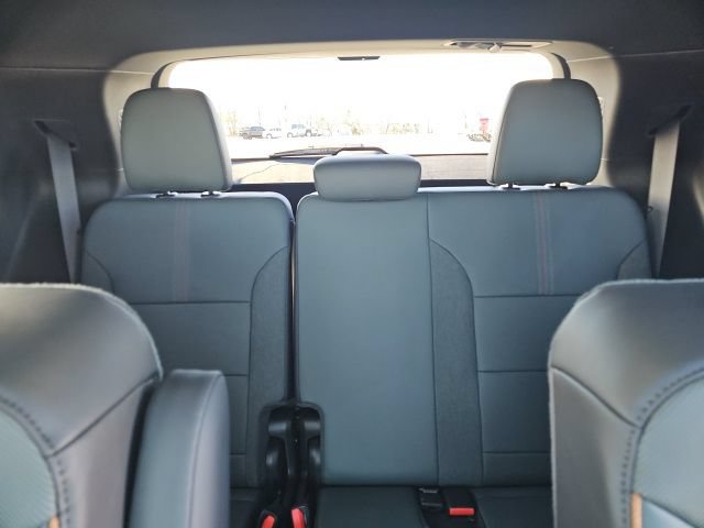 New 2026 GMC Acadia AT4 w/ LPO, Floor Liner Package AWD/4WD image 33