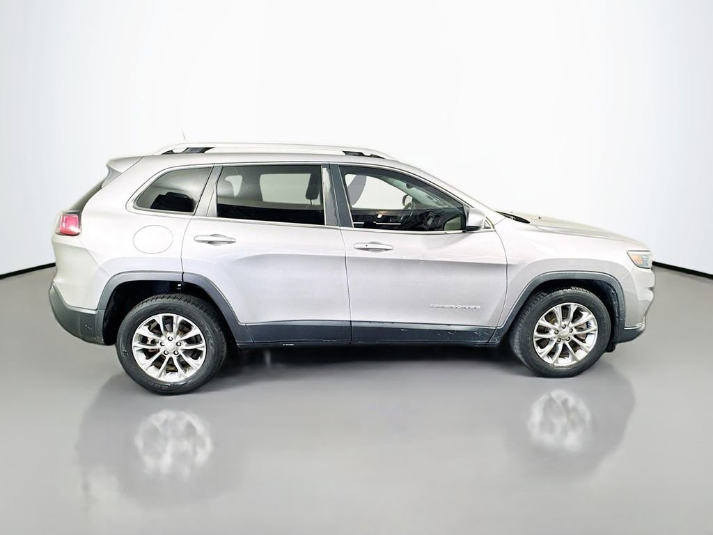 Used 2019 Jeep Cherokee Latitude Plus w/ Comfort/Convenience Group image 4