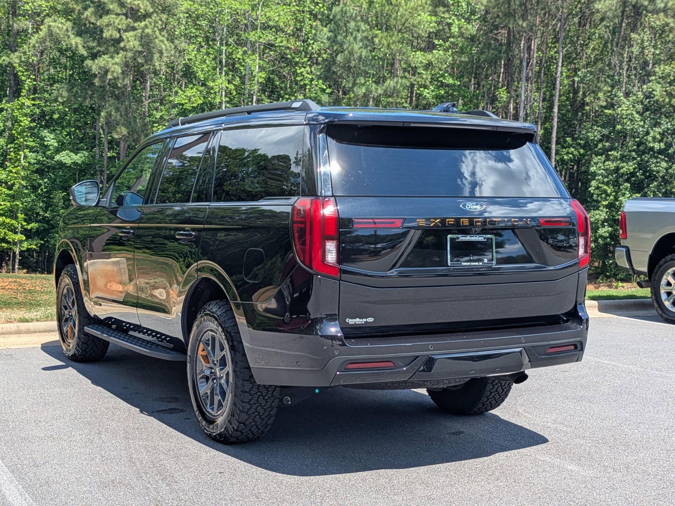 Used 2025 Ford Expedition Tremor AWD/4WD image 5