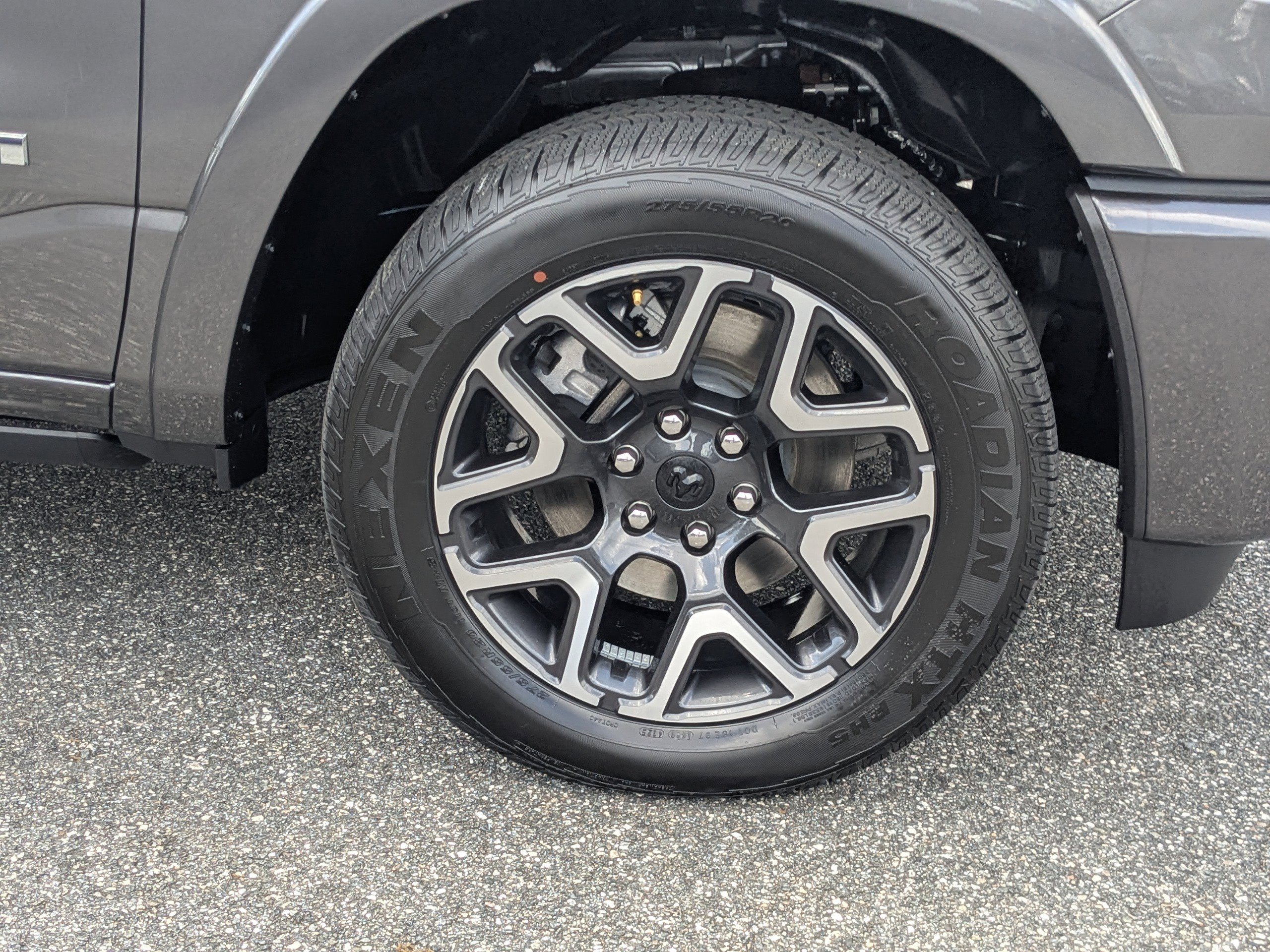 New 2026 RAM 1500 Laramie AWD/4WD image 10
