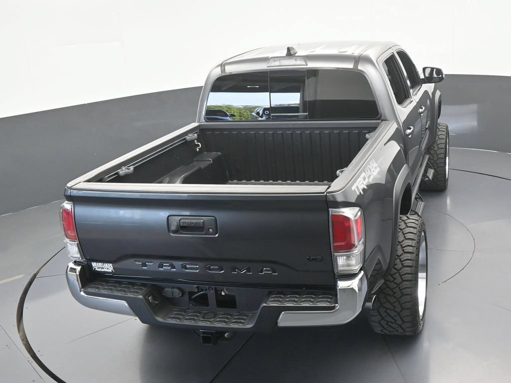 Used 2022 Toyota Tacoma TRD Off-Road AWD/4WD image 45