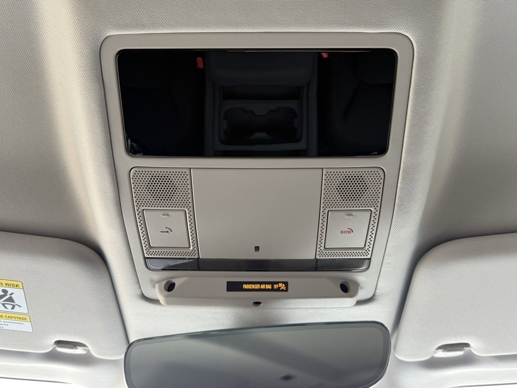 Certified 2023 Land Rover Defender 110 image 28