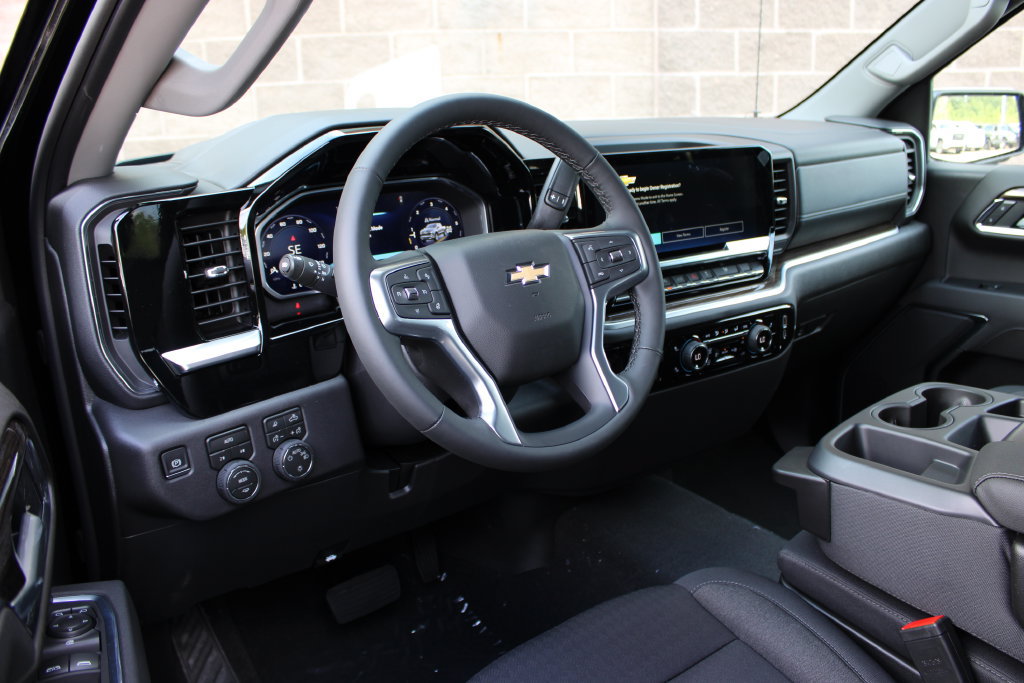 New 2026 Chevrolet Silverado 1500 LT w/ Safety Package AWD/4WD image 17