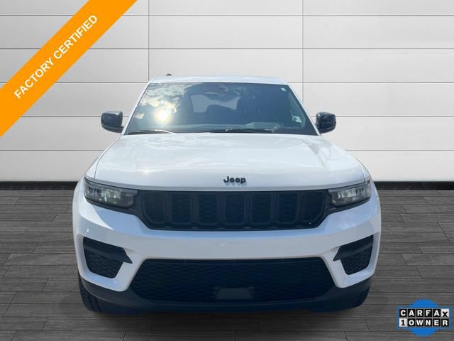 Certified 2025 Jeep Grand Cherokee Altitude AWD/4WD image 9