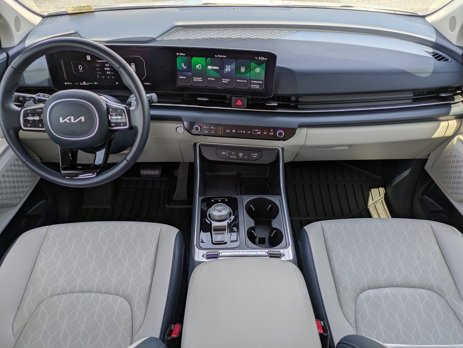 Certified 2025 Kia Carnival SX FWD image 13