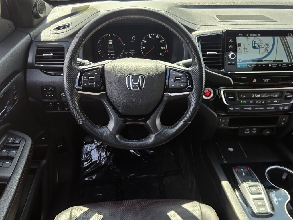 Certified 2025 Honda Ridgeline Black Edition image 13