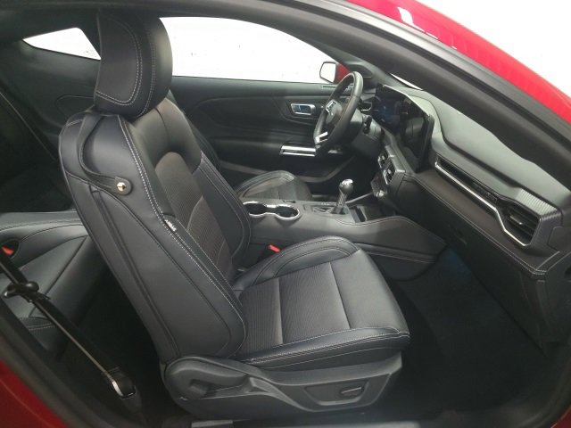 Used 2024 Ford Mustang Premium image 3