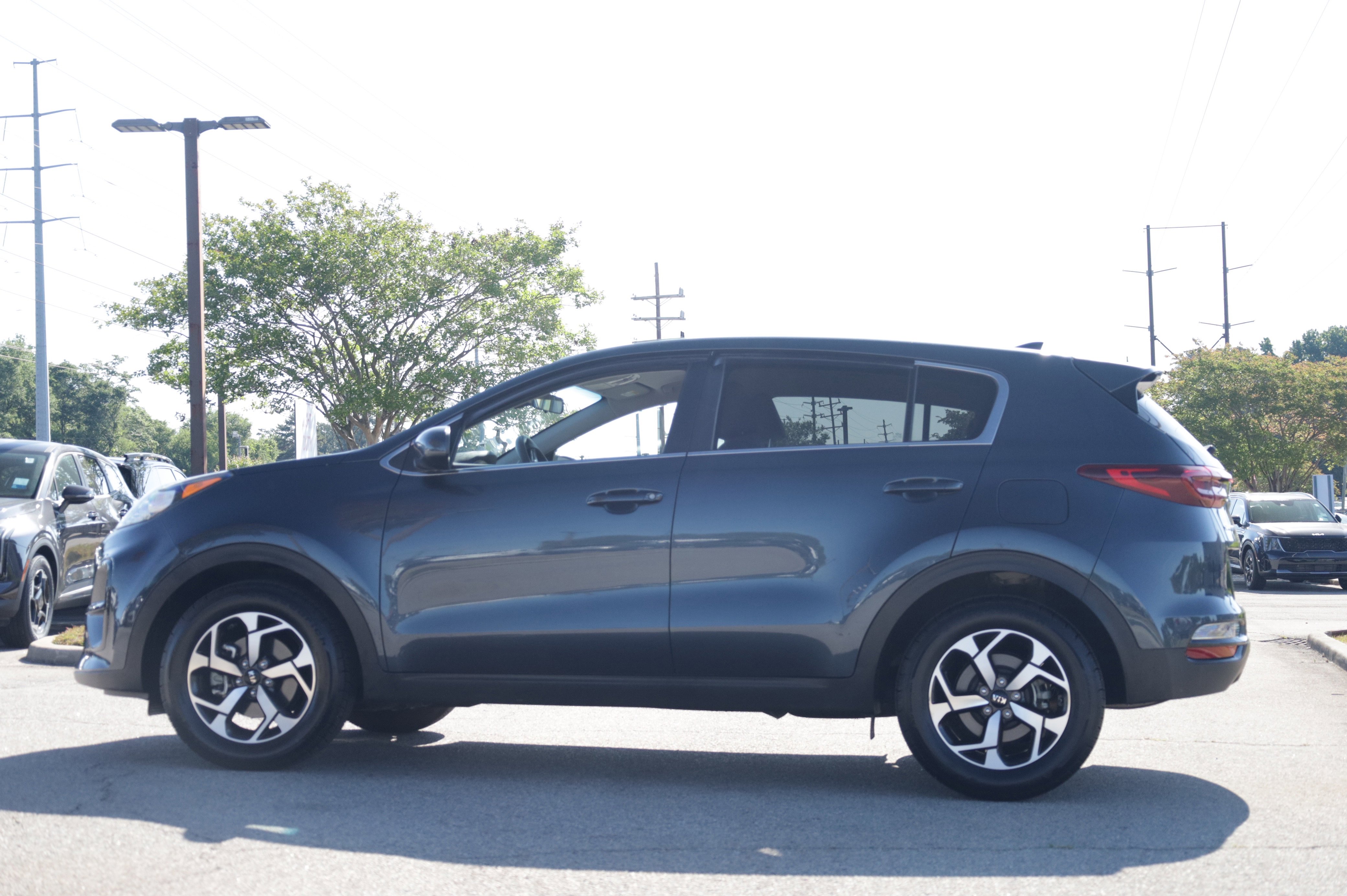 Used 2020 Kia Sportage LX FWD image 2