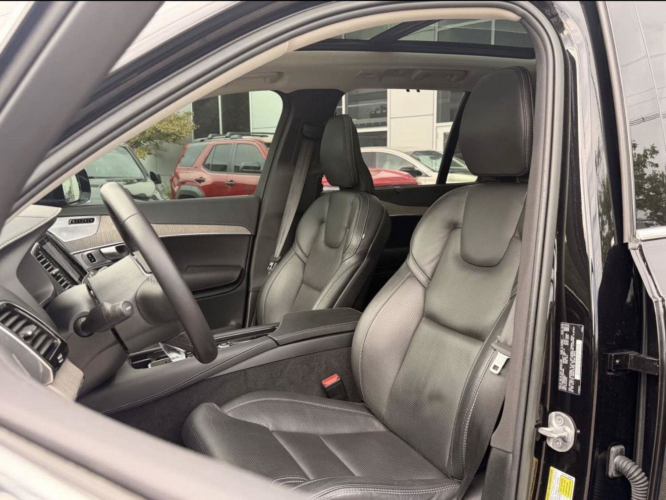 Used 2023 Volvo XC90 B6 Ultimate w/ Protection Package Premier AWD/4WD image 11