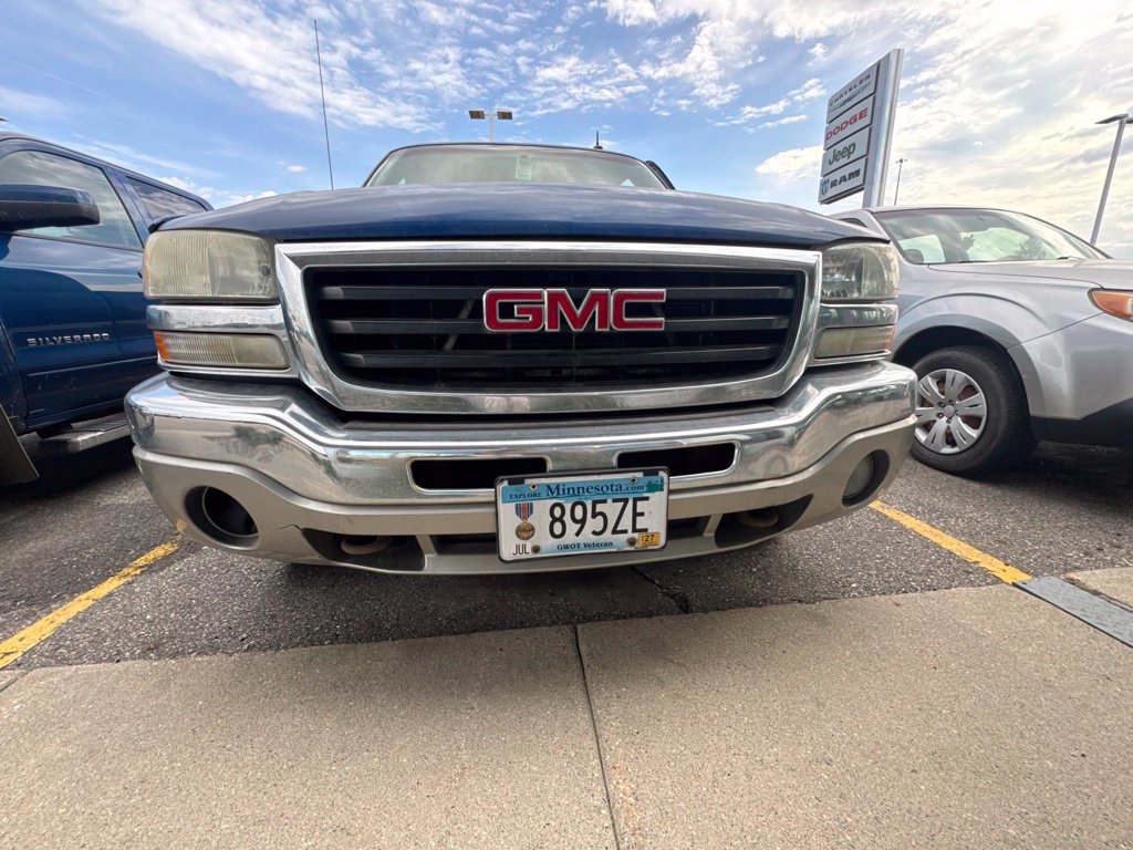 Used 2003 GMC Sierra 1500 SLT w/ SLT Preferred Equipment Group AWD/4WD image 2