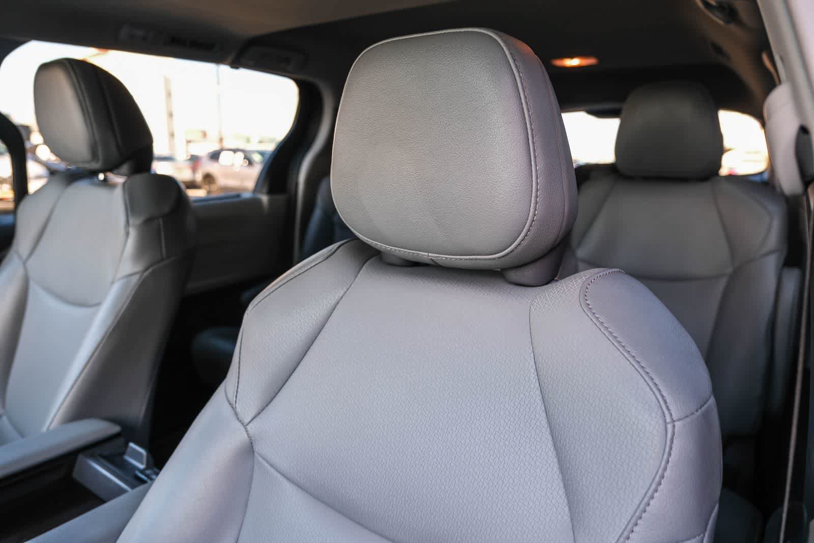 Certified 2024 Toyota Sienna XLE FWD image 18