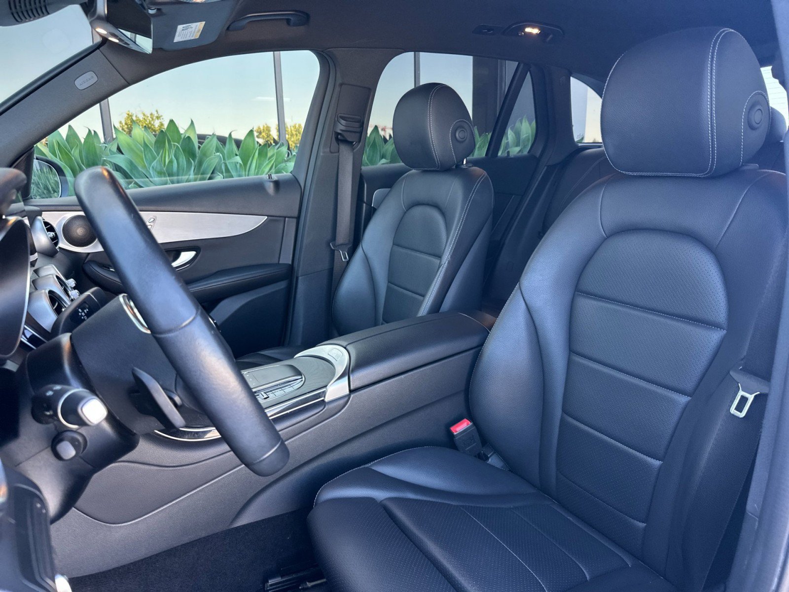 Used 2022 Mercedes-Benz GLC 300 4MATIC image 5
