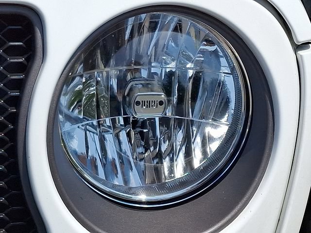 Used 2022 Jeep Wrangler Unlimited Rubicon AWD/4WD image 9