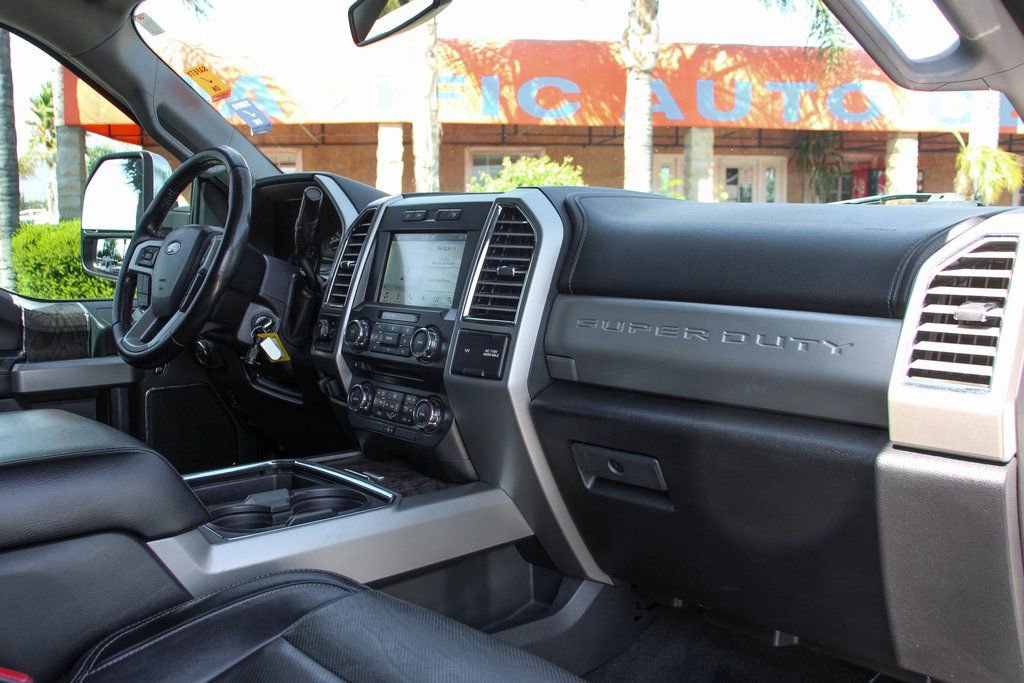 Used 2017 Ford F250 Lariat w/ Chrome Package image 34