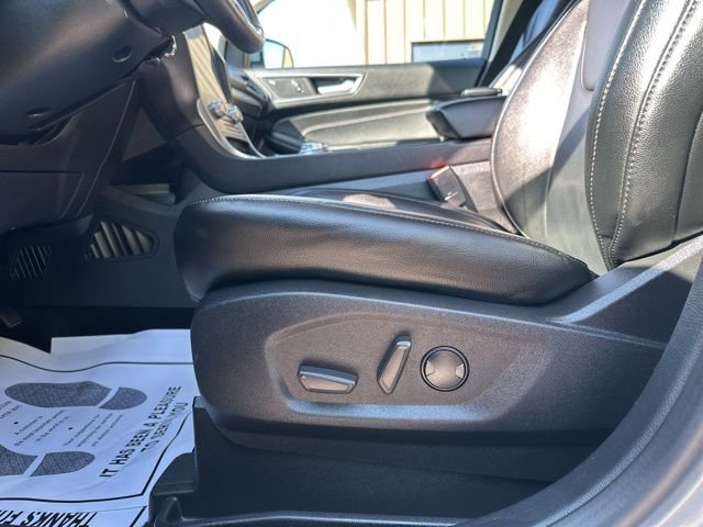 Used 2022 Ford Edge Titanium image 30