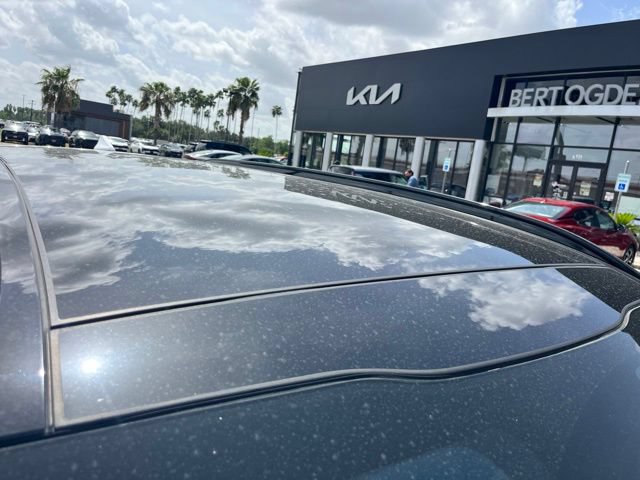 Used 2023 Kia Sorento S w/ Panoramic Sunroof Package FWD image 5