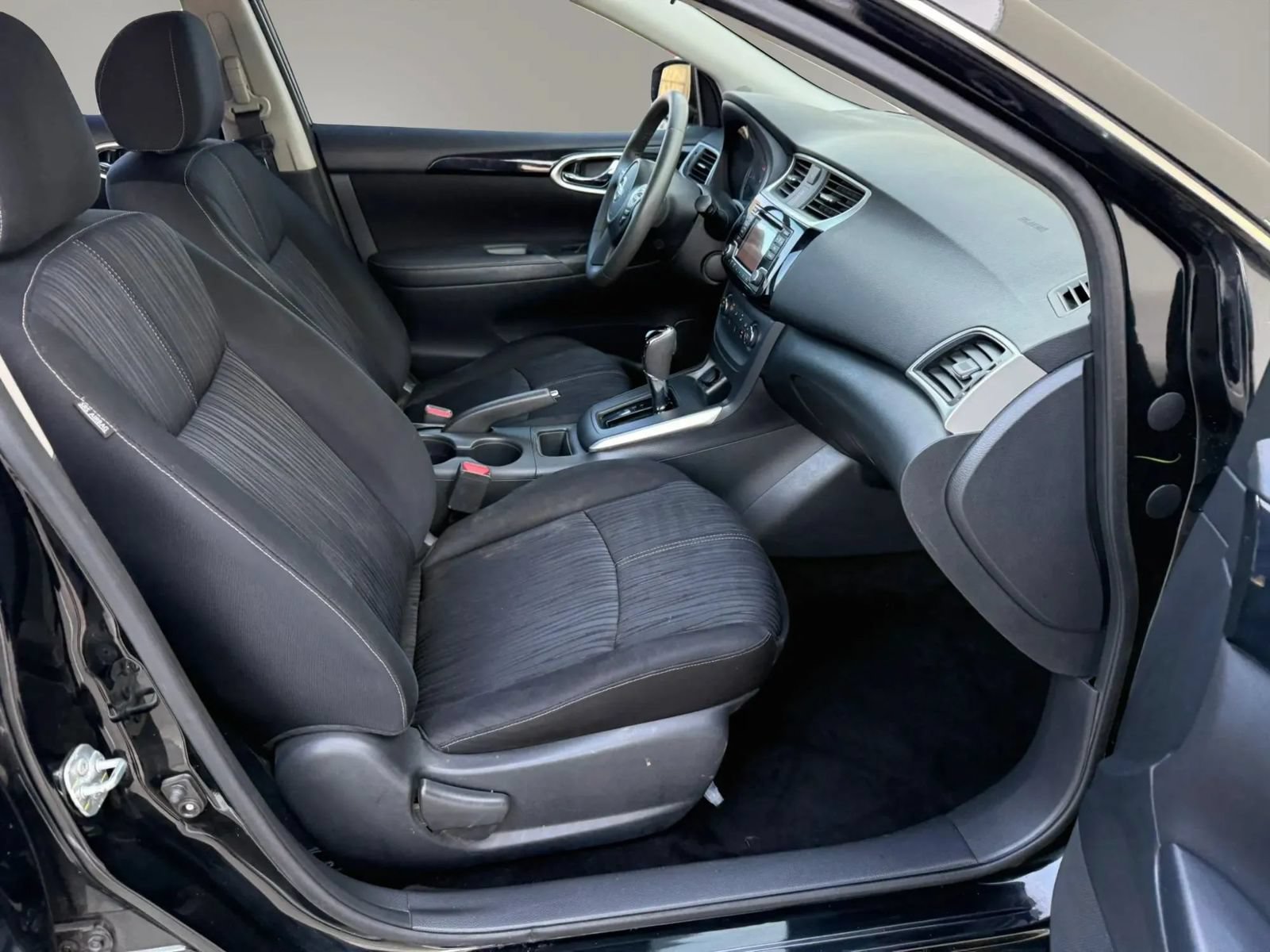 Used 2016 Nissan Sentra SV FWD image 18