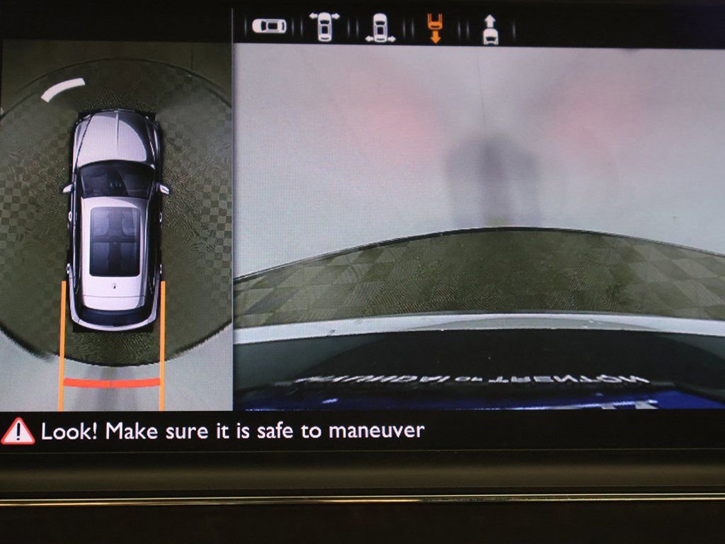 Used 2019 Bentley Bentayga image 44