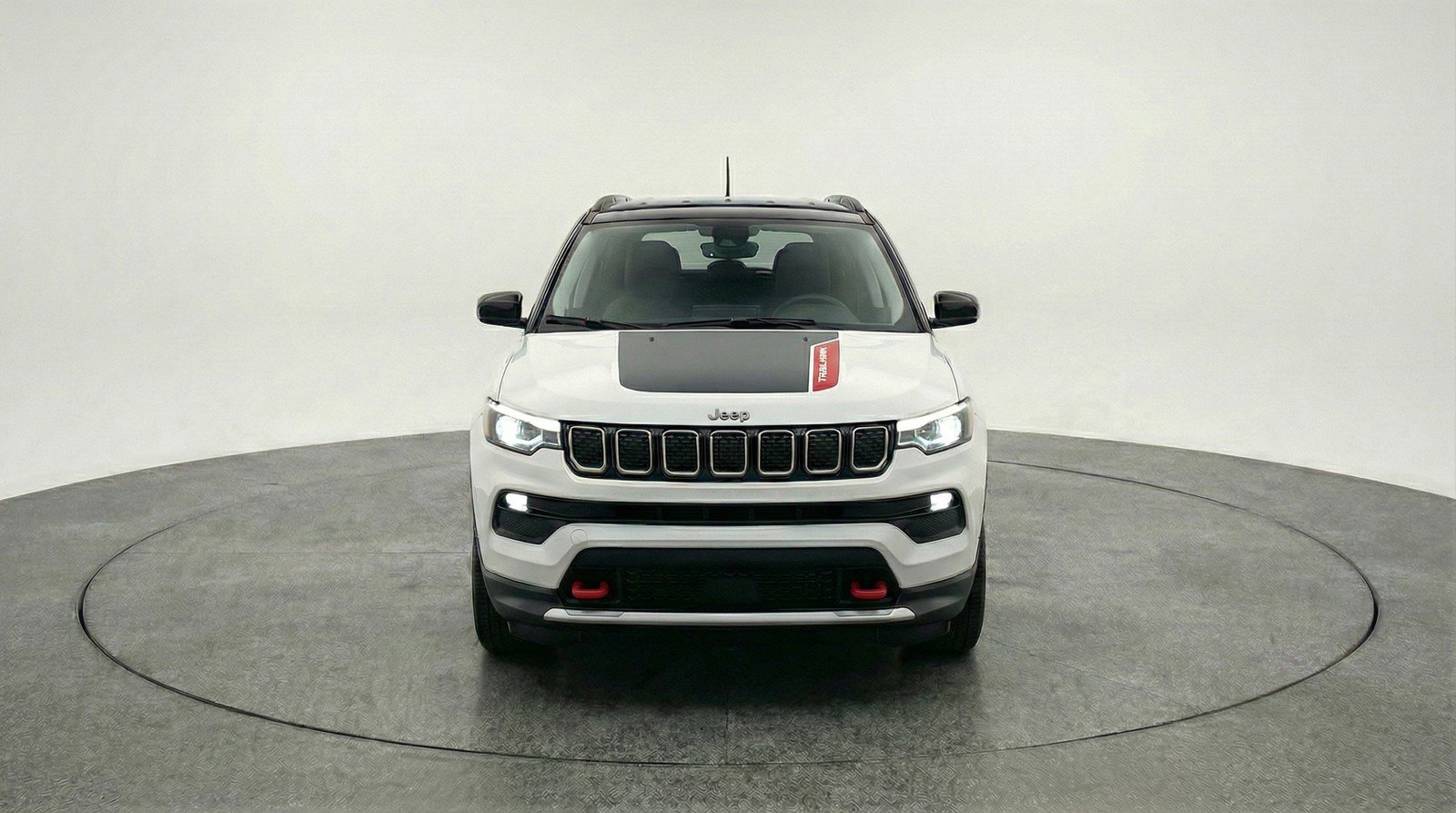 Used 2025 Jeep Compass Trailhawk image 1