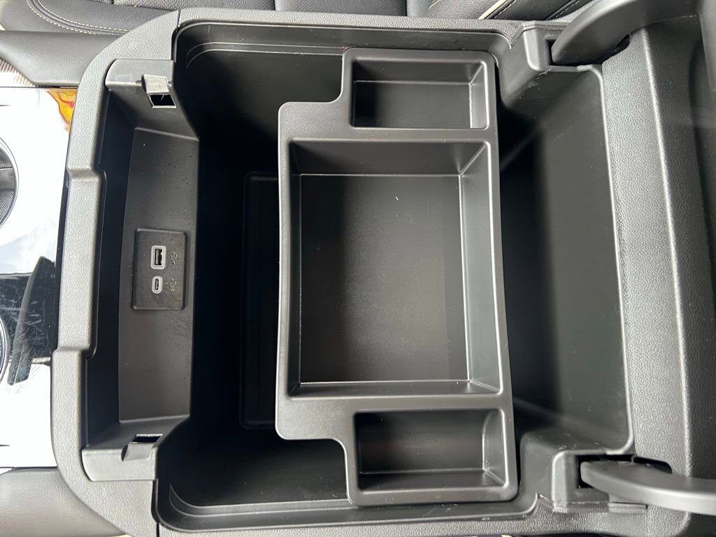 Used 2025 GMC Yukon XL Elevation image 36