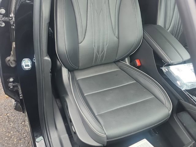 Used 2024 Buick Envision Avenir image 25