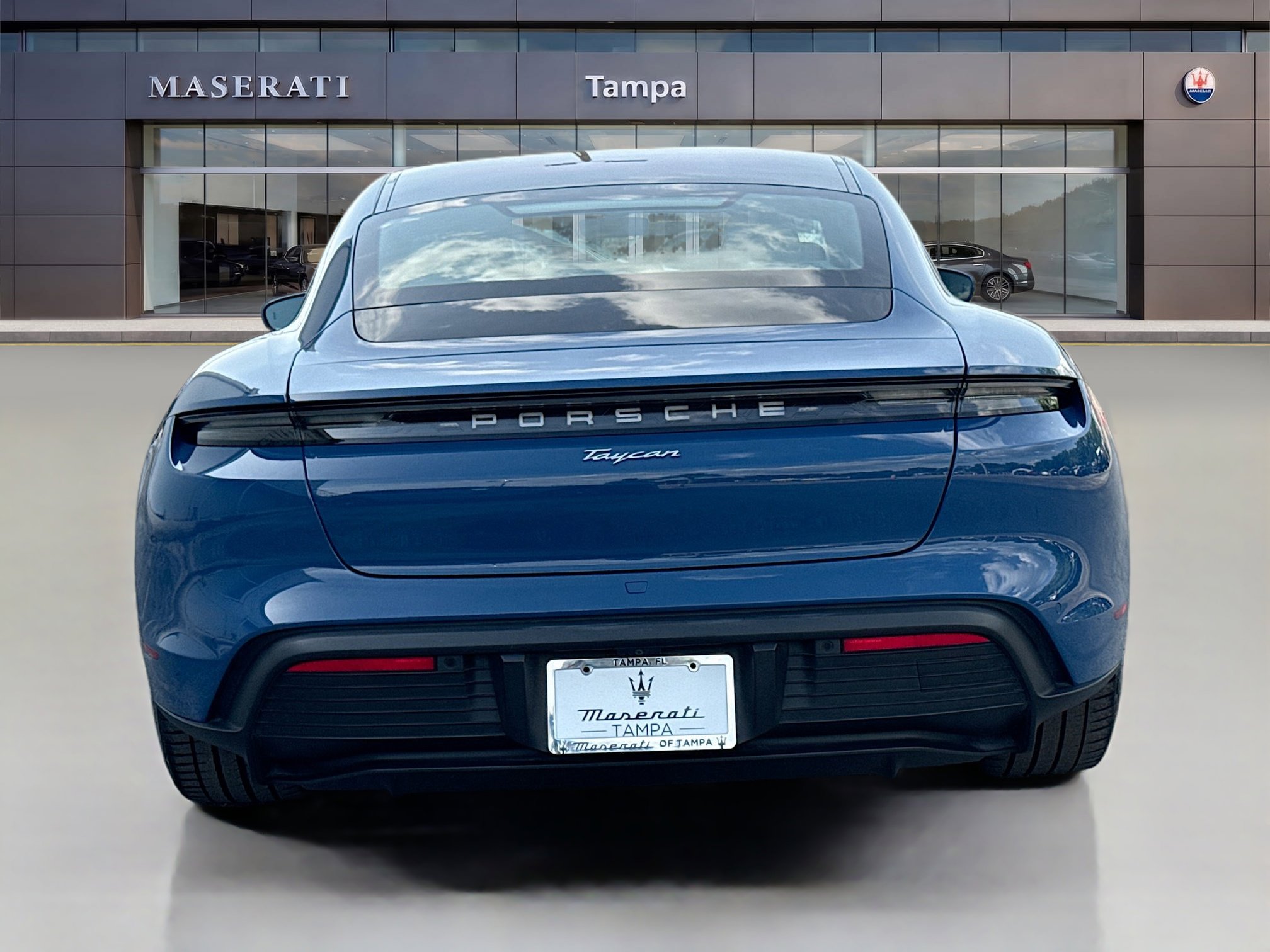 Used 2022 Porsche Taycan RWD image 4